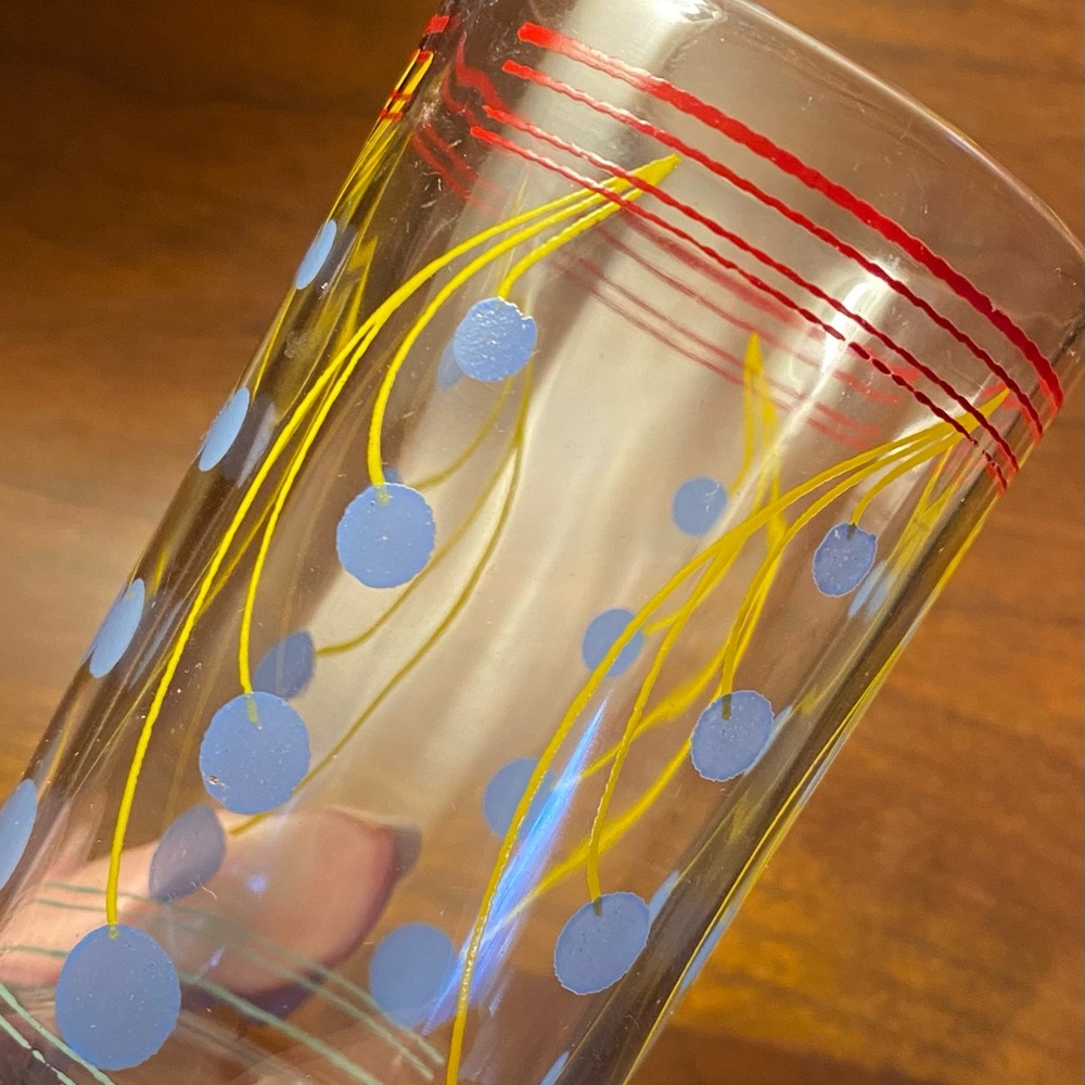 The Cutest Lil Vintage Juice Glass EVER. 3 1/2”of Happiness. Nice 50’s Quality